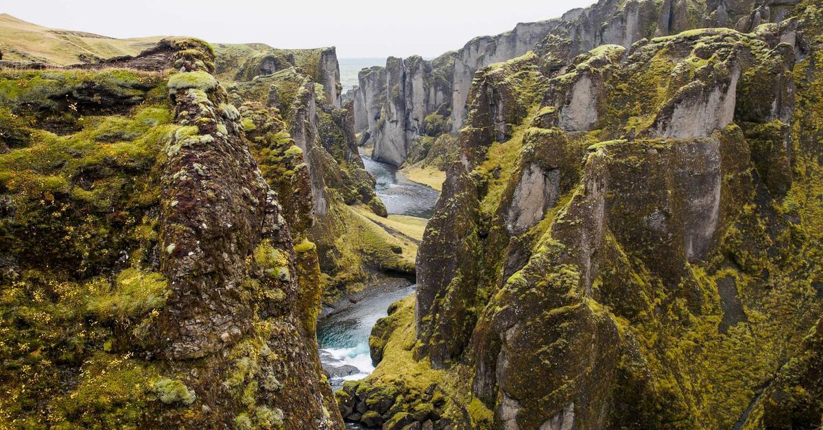 Implementasi Teknologi Serverless untuk Meningkatkan Efisiensi Aplikasi